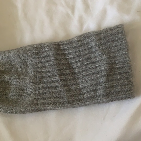 Zara Grey Off-The-Shoulder Chunky Knit Sweater - Picture 8 of 13